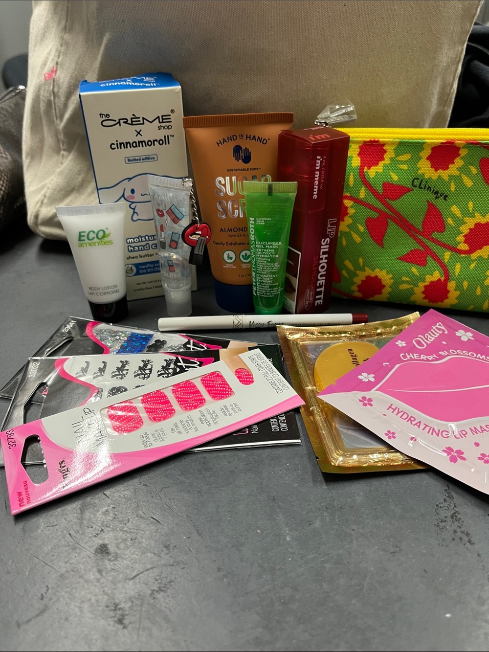 NWOT Clinique Donald Sunflower Cosmetic Pouch -  full of new items nail body lip - Picture 2 of 13